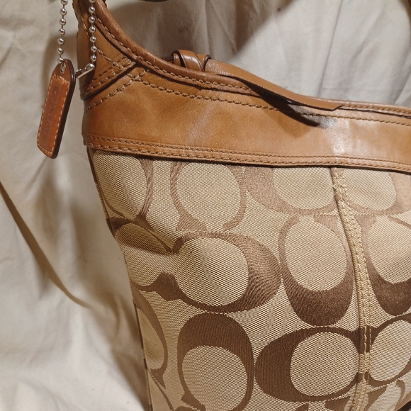 Coach bucket tote - Picture 2 of 11